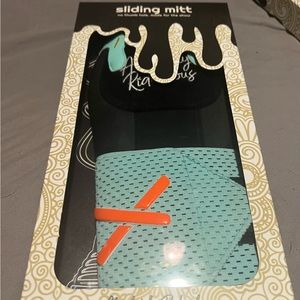 Brand new absolutely ridiculous sliding mitt